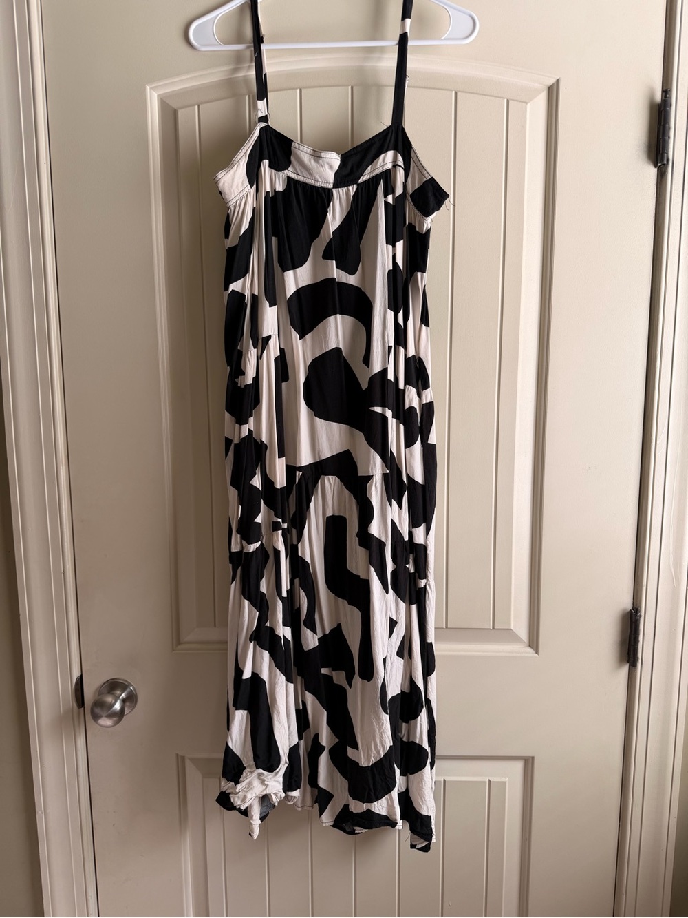 Black & White Abstract Print Maxi Dress with Spaghetti Straps - Picture 3 of 5